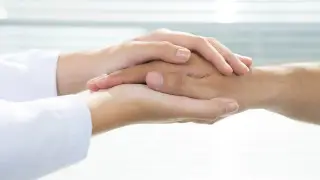 “4 тысячи пациентов“: девушка работала медсестрой без документов