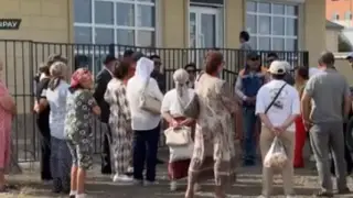 Жители микрорайона в Атырау годами живут без электричества