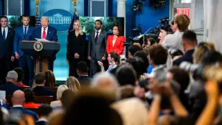 Трамп намерен потребовать от Путина прекращения войны в Украине