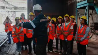 Участникам молодежного форума показали работу промышленных гигантов страны