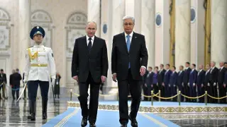 Путин рассказал Токаеву подробности переговоров на Аляске