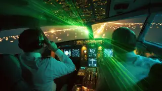 За лазерные “атаки“ на пилотов в Казахстане будут сажать на 10 лет