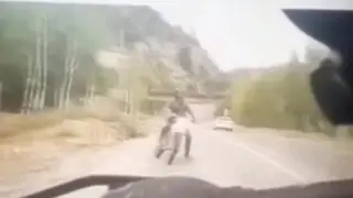 Полицейский сбил мотоциклиста в Риддере: видео