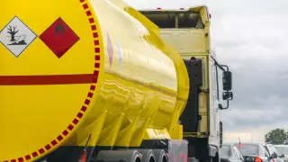 Ситуация с бензином: Казахстан усиливает контроль на границе