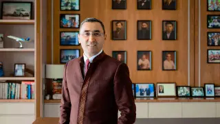 Президент Узбекистана наградил Айдына Рахимбаева орденом “Дўстлик“