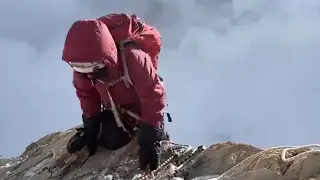 Мистическое совпадение: показана последняя попытка спасти альпинистку в горах Кыргызстана