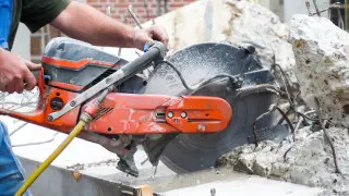 Женщина через суд добилась тишины от стройки по соседству в Таразе