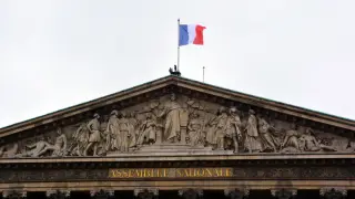 Франция готовится к голосованию о доверии правительству