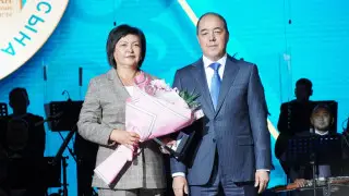 В Уральске вручили медали к 30-летию Конституции