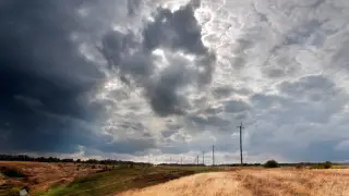 Синоптики объявили штормовое предупреждение из-за дождя со снегом, тумана и ветра
