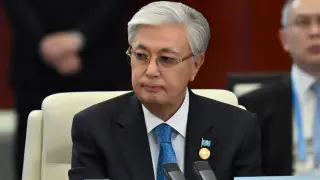 “Никто в одиночку не справится с вызовами“. О чем говорил Токаев на саммите “ШОС плюс“