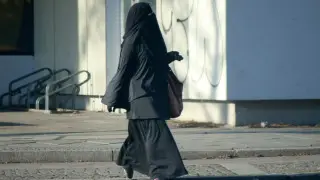 Полиция разъяснила казахстанцам закон о запрете одежды, закрывающей лицо