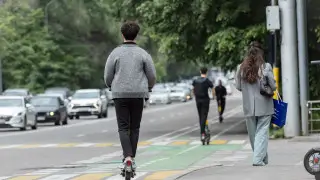 “Пока город не будет готов“. Немедленный запрет самокатов рассматривают в Алматы