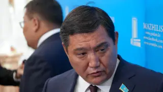 Депутат Базарбек объяснил свои слова о зарплате в 20 миллионов тенге