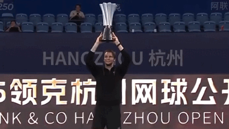 Кадры из видео