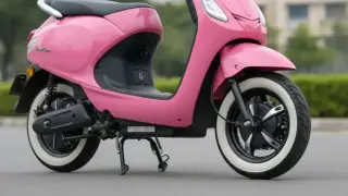 Пакистанским женщинам раздадут бесплатные розовые электроскутеры