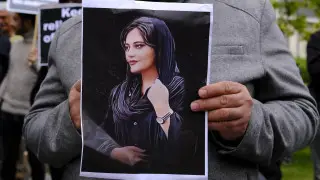 “Больше не надо“: в Иране отменили обязательное ношение хиджаба