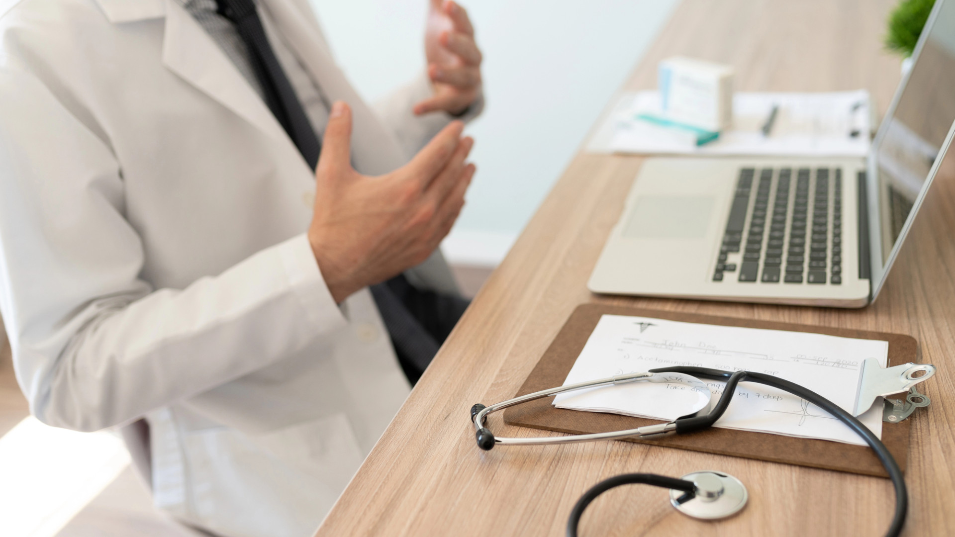 Казахстанцам непонятно - премьер поручил чиновникам лучше объяснять изменения в ОСМС