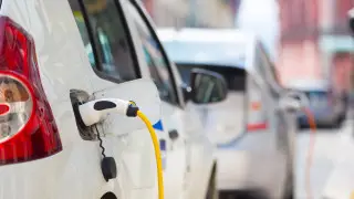 Продлить льготы на ввоз электромобилей предложили в Казахстане