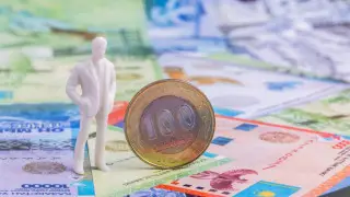 Озвучены новые размеры медианной и среднемесячной зарплат в Казахстане