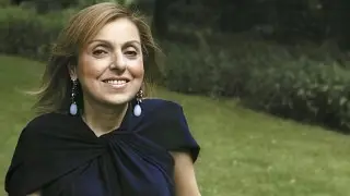 Президент Азербайджана наградил орденом свою старшую сестру