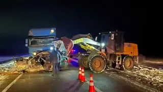 Легковушка выехала на встречку и устроила лобовое столкновение: погибли 2 человека