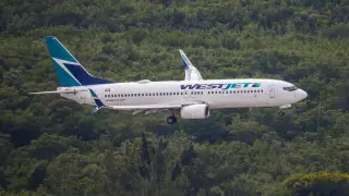 Авиакомпания ввела плату за возможность откинуть спинку кресла