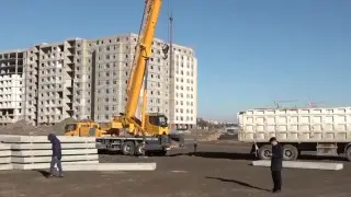 17-летнего студента придавило насмерть бетонной плитой в Астане