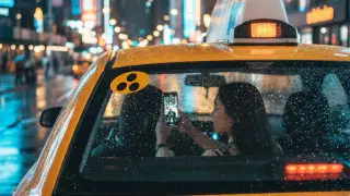 Блогеру пришлось оправдываться за видео со слабослышащим таксистом в Алматы