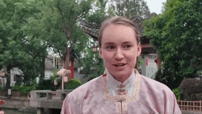 Кадры из видео