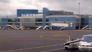 Воздушное пространство временно закрыли над несколькими аэропортами Литвы