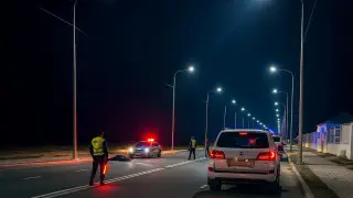 Мотоциклист погиб при столкновении с лошадью, внезапно выбежавшей на дорогу в Актау