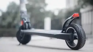 Контроль за водителями электросамокатов и мопедов усилили в Бишкеке