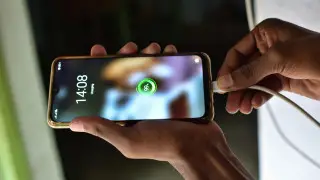 У пассажиров могут забрать телефон в аэропорту из-за одной ошибки