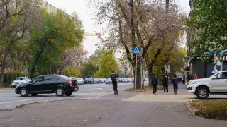 Экологи проверили воздух в Алматы после жалоб на странный едкий запах