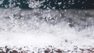 Осадки и гололед: штормовое предупреждение объявлено в 10 областях