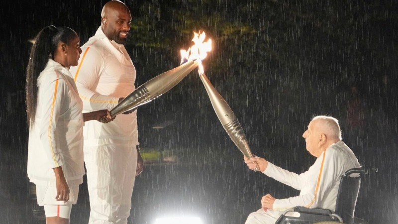 Кадры из видео