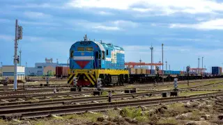 Восемь грузовых вагонов сошли с рельсов в Акмолинской области