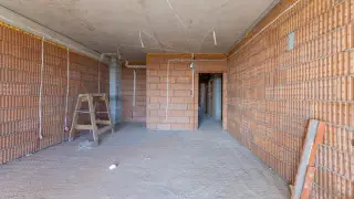 Чиновник потратил миллионы на непригодное жильё для льготников в Аксу