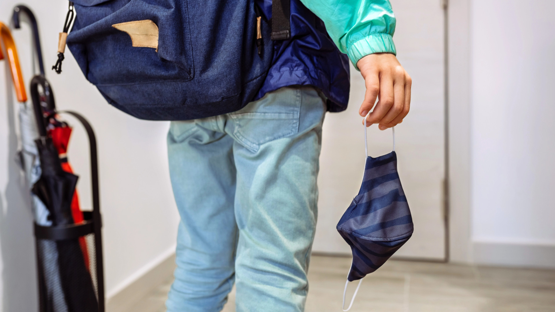 Удалёнку и масочный режим начали вводить в школах Астаны