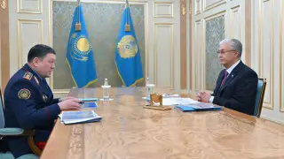 Токаев принял министра внутренних дел Саденова