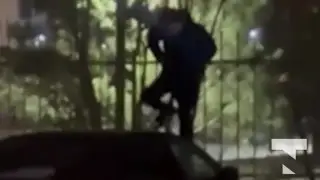 Житель Астаны решил попрыгать на капоте чужого автомобиля: видео