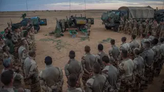 Макрон объявит о важной реформе во французской армии - СМИ