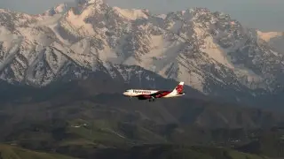 “Всё в крови“. История в самолёте до Шымкента вызвала вопросы