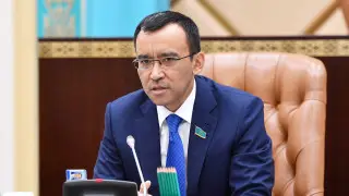 Маулен Ашимбаев