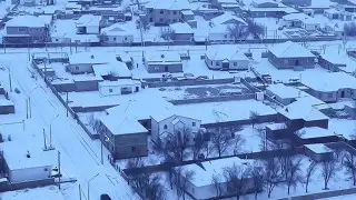 “Как в сказке“. Жители Мангистауской области обрадовались первому снегу