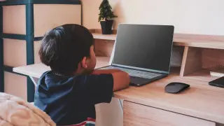 Школьники и студенты колледжей Атырауской области будут учиться онлайн