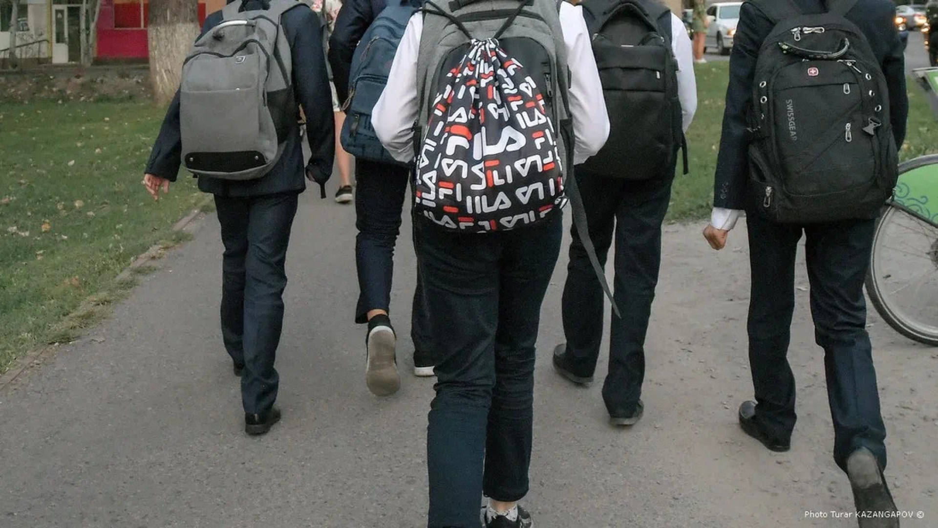 Школы Караганды взяли под усиленную охрану после сообщений в соцсетях