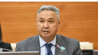 Азат Перуашев