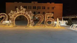 “Никто не заметит“: новогодняя декорация вызвала вопросы у жителей Щучинска